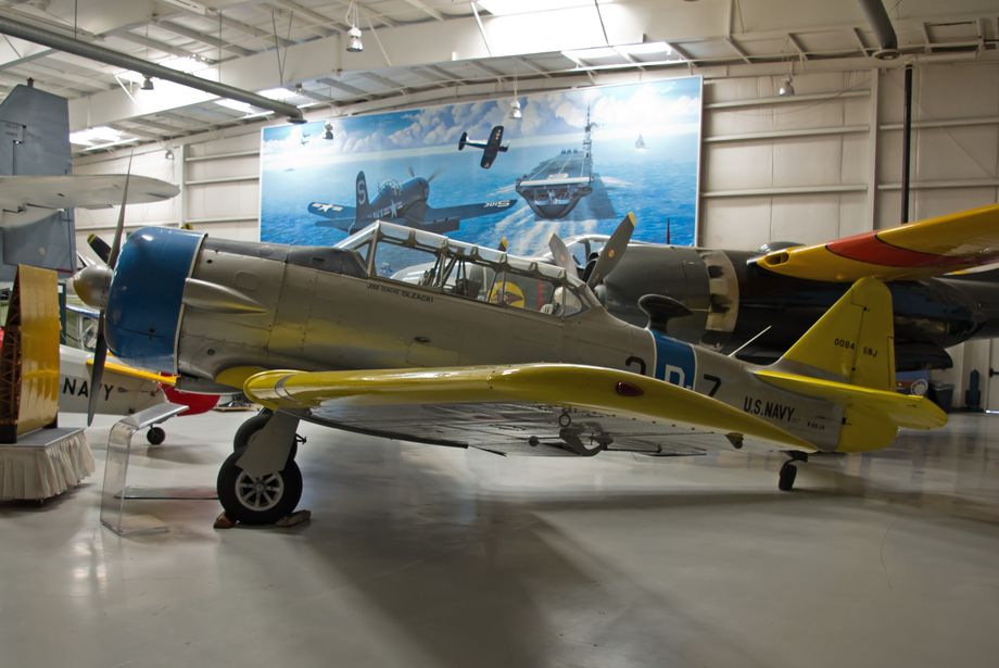AT-6 SNJ Texan