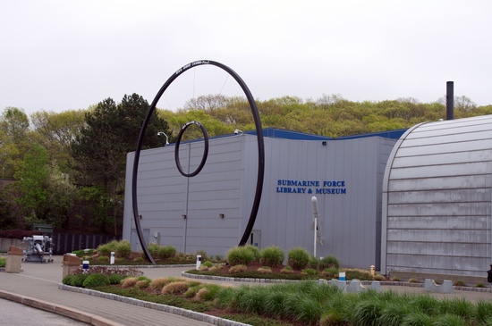 Eingang zumSubmarine Force Library & Museum