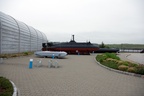 vorm Eingang zum Museum
