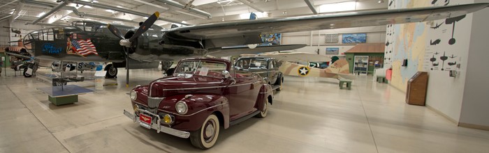 B25 Mitch the Witch II Ford Super DeLuxe